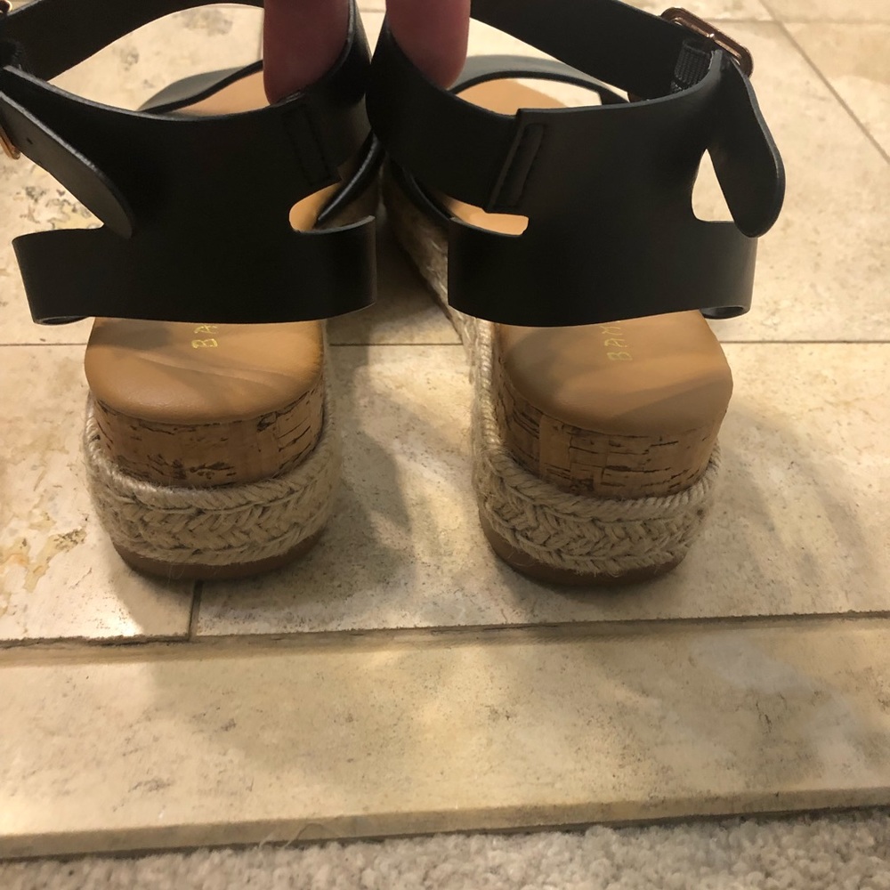 Sandals - Picture 3 of 5